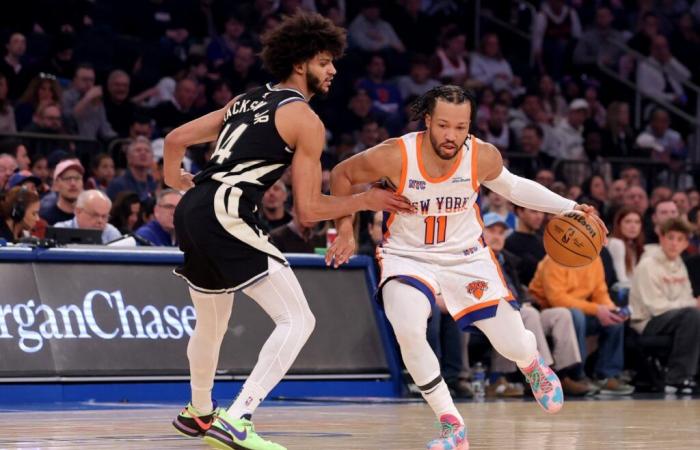 Infortunio a Jalen Brunson: la stella dei Knicks lascia presto domenica contro Bucks per un infortunio alla spalla