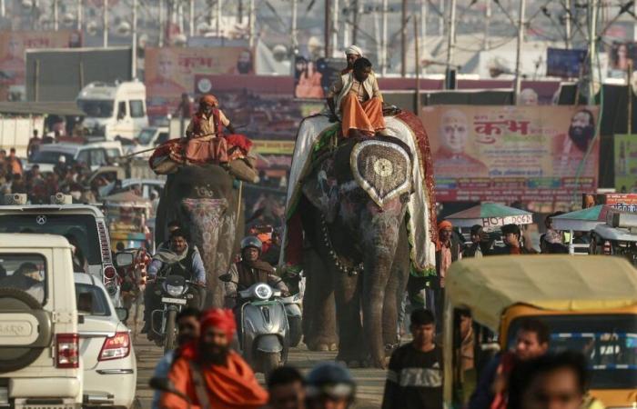 In India sono attesi 400 milioni di pellegrini indù per il più grande raduno religioso del mondo