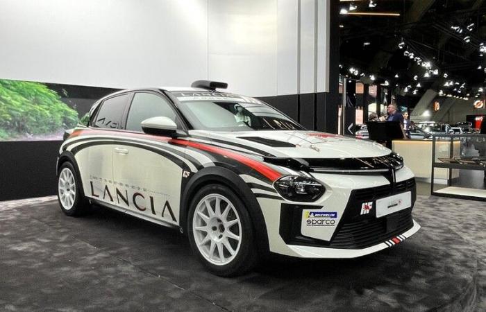 Lancia sfoggia lo stemma HF e torna nei rally