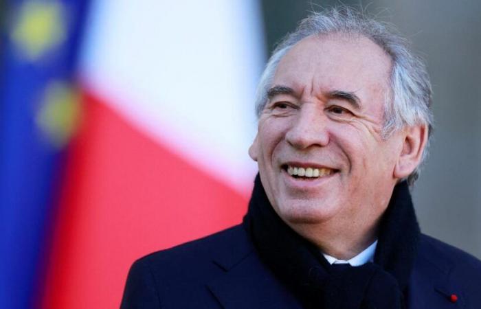 “Puntando alla neutralità della sinistra, Bayrou non deve perdere il sostegno della destra”