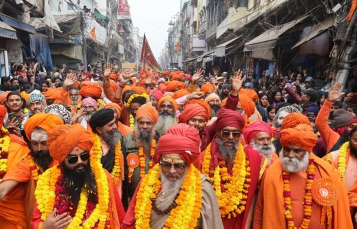 Prende il via il gigantesco pellegrinaggio indù del Kumbh Mela