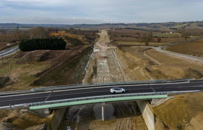 gli oppositori chiedono ai tribunali la sospensione “urgente” del cantiere