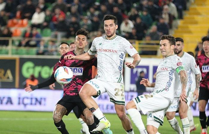 Partita Tümosan Konyaspor – Fenerbahçe SENZA PASSWORD