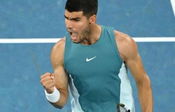 Alcaraz stravince lo strano esordio agli Australian Open