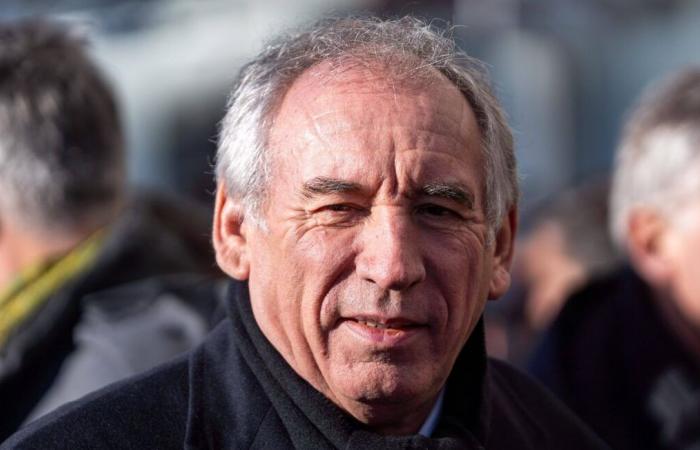 François Bayrou annuncerà una “sospensione” del testo come richiesto dalla sinistra?