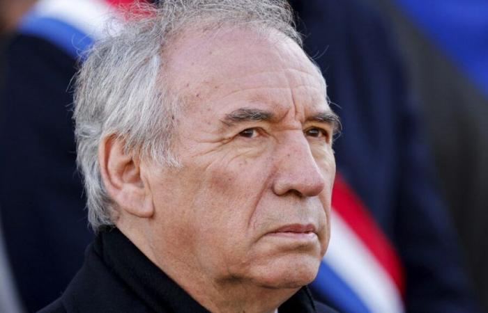 sospendere o meno la riforma delle pensioni, il dilemma di François Bayrou