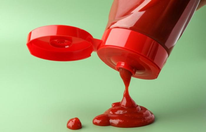 “Ripieno di sale, zucchero, grassi, ecco il peggior ketchup, da bandire dal piatto” avverte il dottor Cocaul