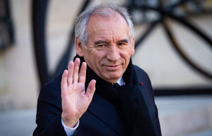 François Bayrou ha continuato le trattative alla vigilia del grande orale