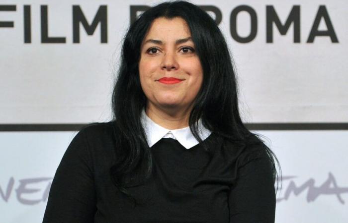 La direttrice Marjane Satrapi rifiuta la Legione d’Onore e denuncia “la politica della Francia nei confronti dell’Iran”