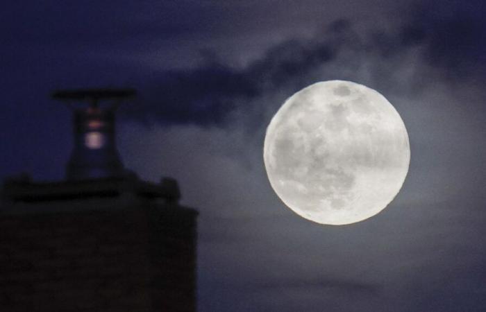 cosa dobbiamo aspettarci dalla “luna piena del lupo”, nella notte tra lunedì e martedì?