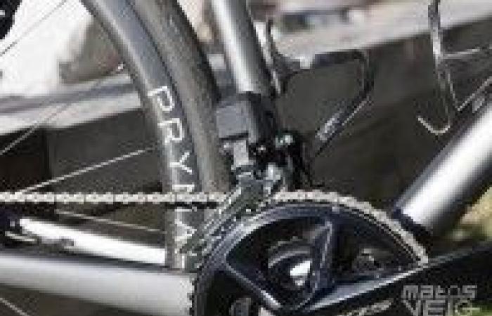 Test del gruppo Shimano 105 Di2 12V R7150, questo a torto poco amato