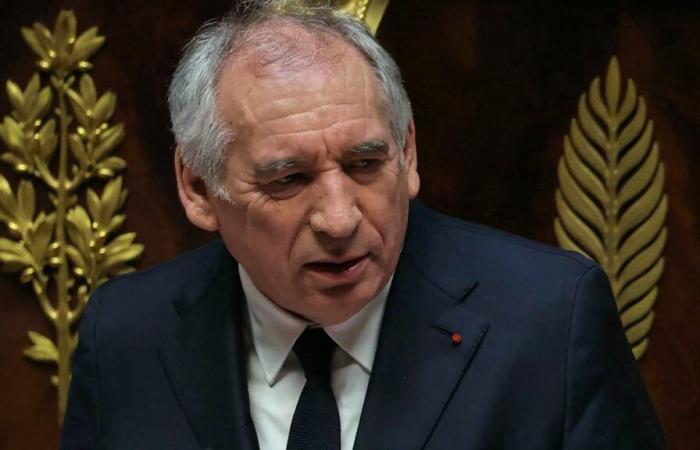 Bayrou mette “in costruzione” l’impopolare riforma delle pensioni