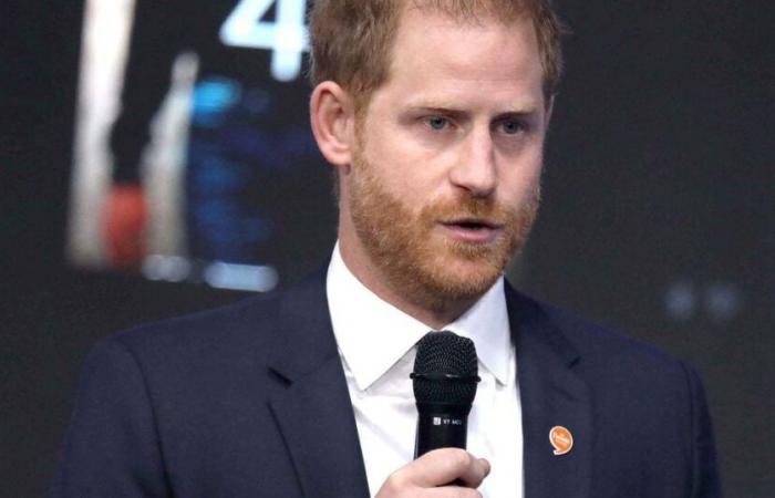 Non ha scelta… Il principe Harry costretto ad allontanarsi da Meghan Markle e dai loro due figli