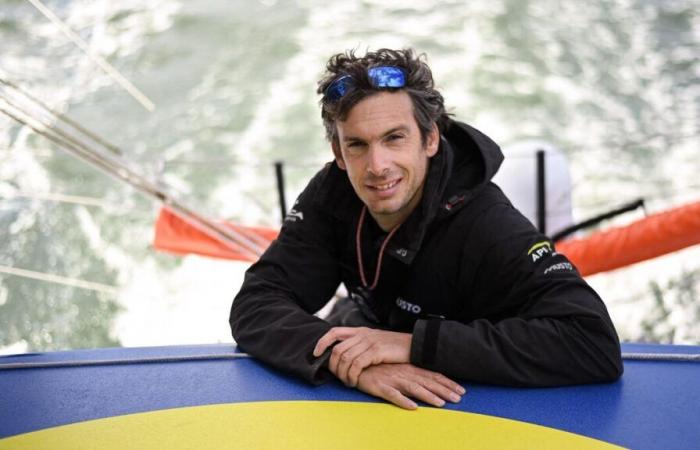 Charlie Dalin atteso alle 8, seguirà l’arrivo a Les Sables-d’Olonne