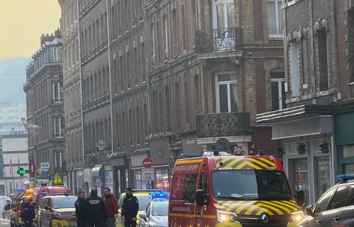 Un furgone travolge ciclisti e fugge, due donne gravemente ferite a Rouen