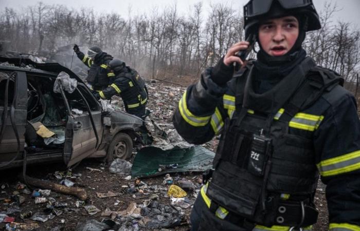 Grande incendio in Russia dopo l’attacco dei droni ucraini…