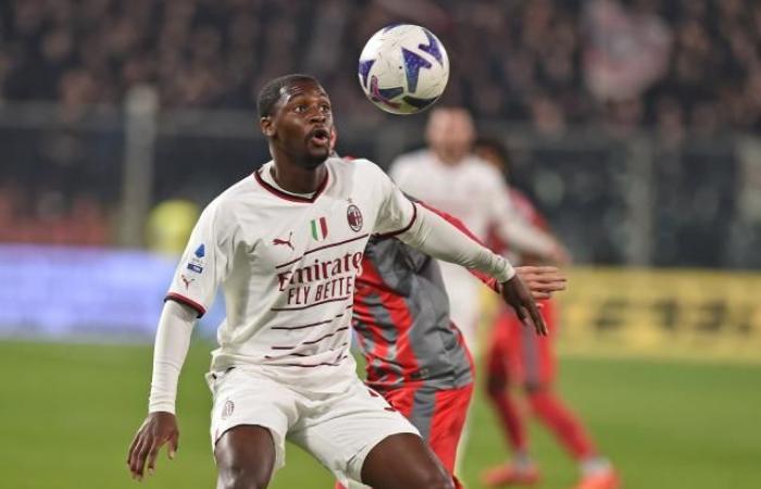 Le Havre interessato al difensore del Milan Fodé Ballo-Touré (Trasferimenti)