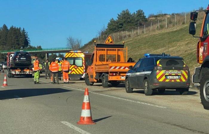 una persona in assoluta emergenza dopo uno scontro tra tre veicoli sulla RN88