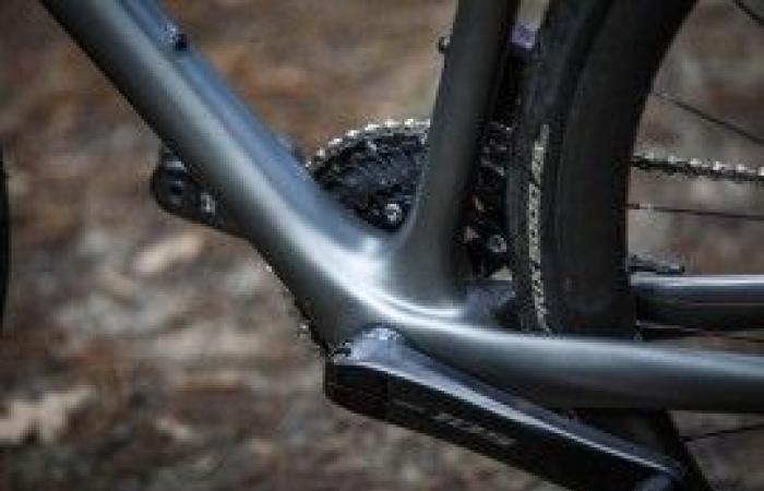 Test del gruppo Shimano 105 Di2 12V R7150, questo a torto poco amato