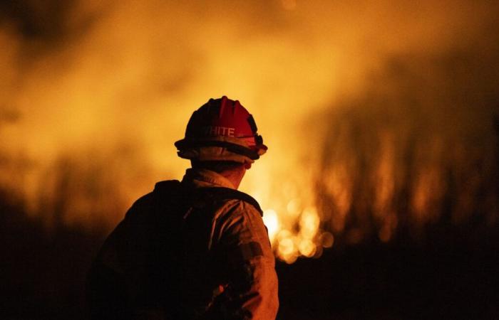 Nessuna tregua per gli incendi a Los Angeles, venti potenti minacciano ancora