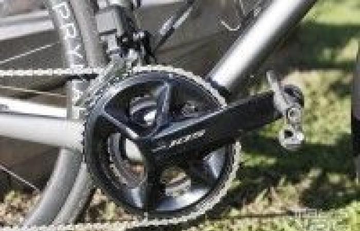 Test del gruppo Shimano 105 Di2 12V R7150, questo a torto poco amato