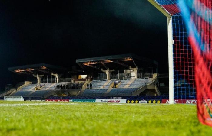 una partita rinviata pochi minuti prima del calcio d’inizio