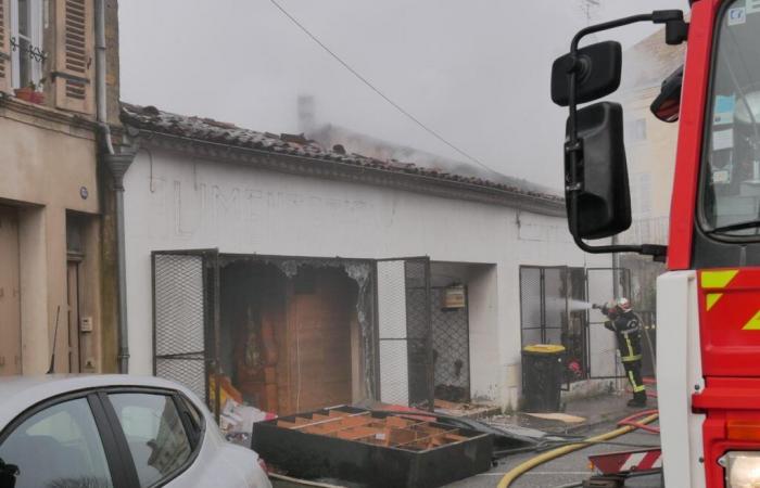 “Per fortuna le mie figlie non c’erano”, il centro della città di La Réole risvegliato da un incendio