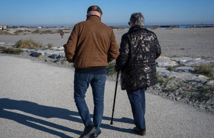 Viviamo sempre più vecchi in Francia, la “buona” notizia del rapporto demografico