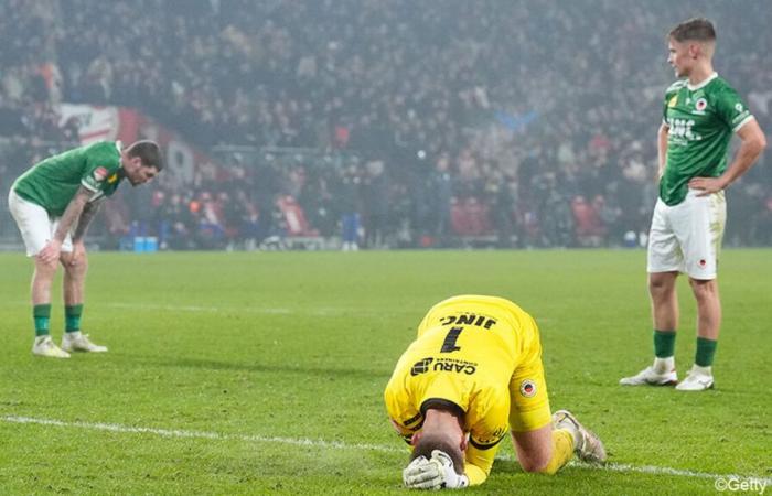 Il PSV si insinua nel più piccolo buco dello spettacolo, il sogno della coppa dell’Ajax è infranto