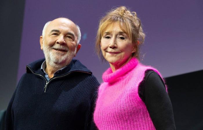 Gérard Jugnot e Marie-Anne Chazel cantano per Michel Blanc all’Alpe d’Huez