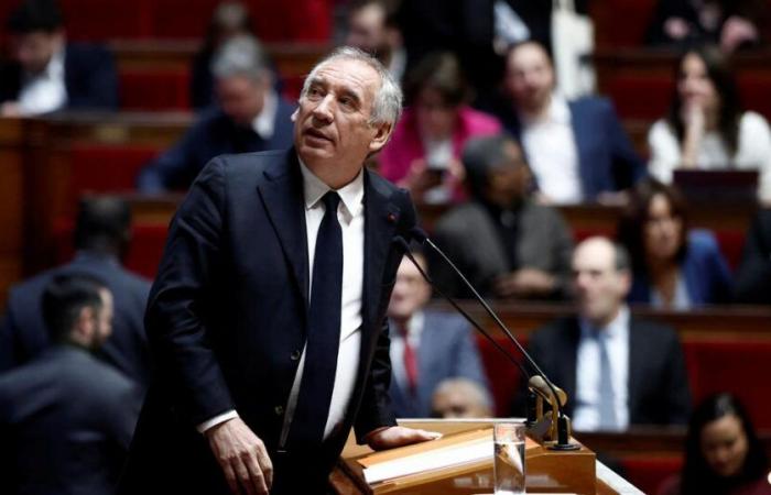 Bayrou non sospende la riforma delle pensioni ma “riavvierà la questione”