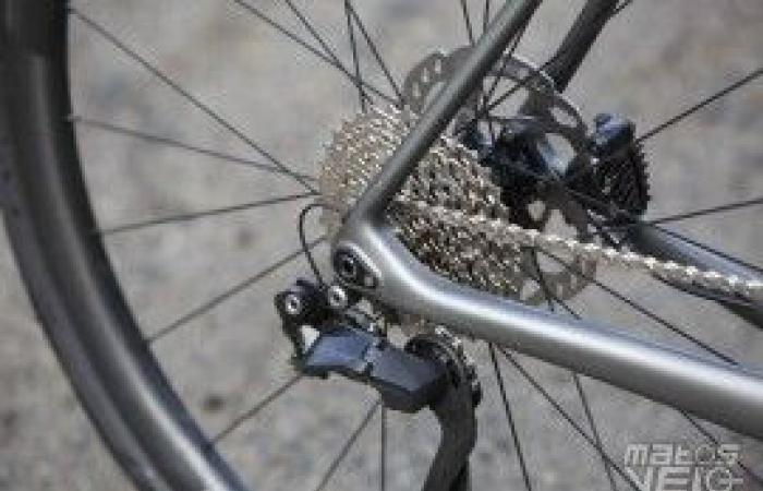 Test del gruppo Shimano 105 Di2 12V R7150, questo a torto poco amato