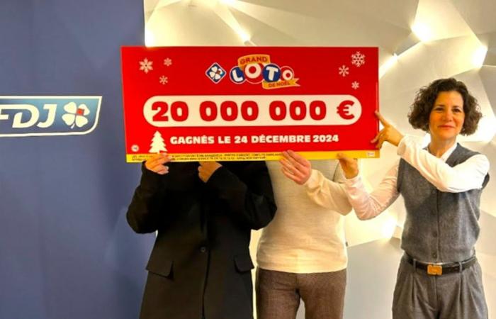 20 anni dopo il padre, una madre vince 20 milioni di euro al Loto