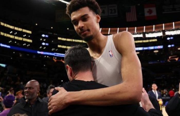 JJ Redick commosso dal gesto di Victor Wembanyama e Chris Paul • Basket USA