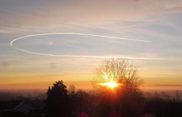 Perché un aereo di linea ha fatto un’inversione a U su Orne e Sarthe martedì mattina?