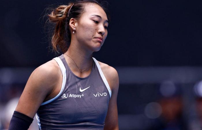 Qinwen Zheng sul tappeto, funziona per Sabalenka