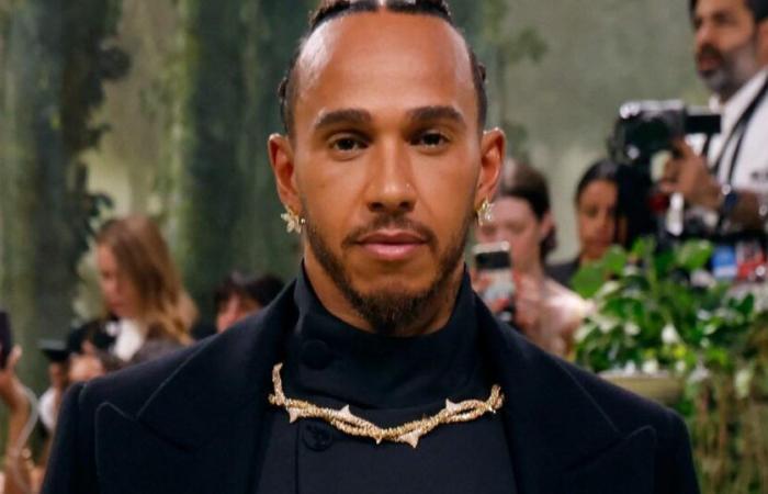 Sir Lewis Hamilton, 40 anni, scatena voci di appuntamenti con l’icona della commedia televisiva, 52 anni