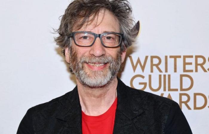 Accusato di stupro e violenza sessuale, lo scrittore Neil Gaiman nega apertamente