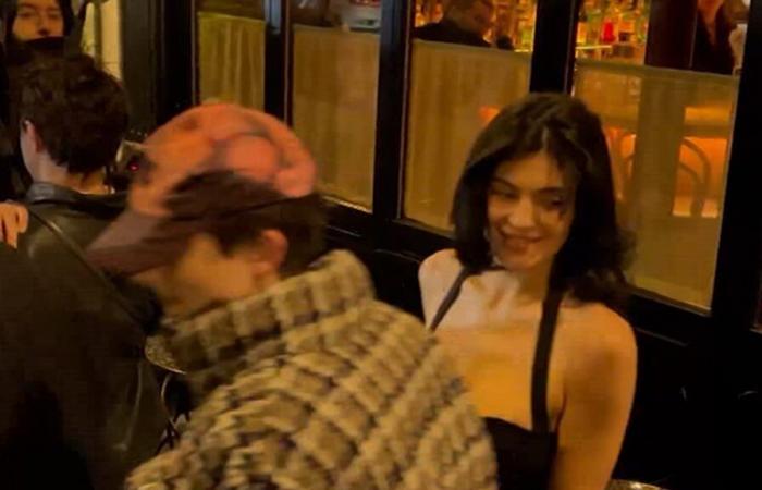 Timothée Chalamet e Kylie Jenner si godono un appuntamento notturno a Parigi