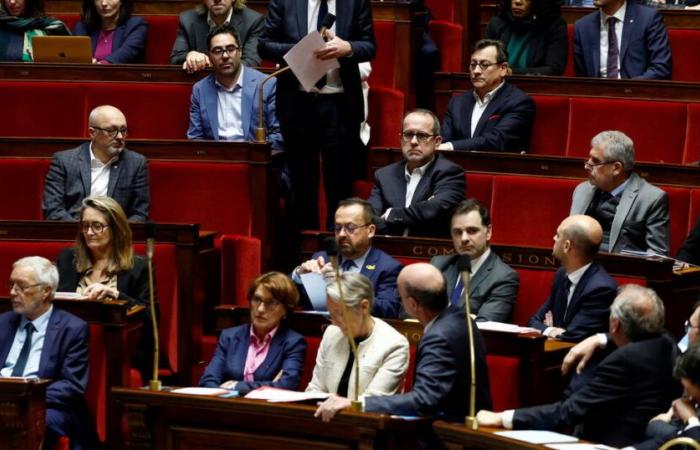 François Bayrou promette che un testo sarà sottoposto al Parlamento se non ci sarà un “accordo generale” tra le parti sociali – Libération