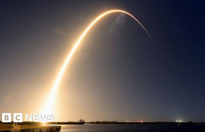 Guarda come il razzo SpaceX decolla verso la Luna