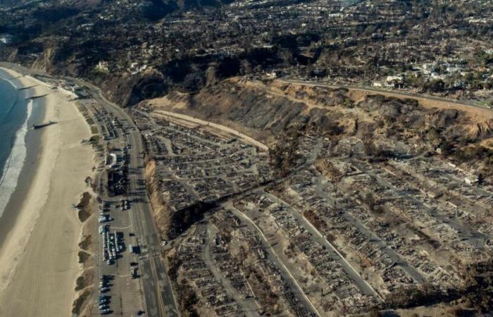 A Los Angeles l’incendio ha distrutto la nostra illusione di vivere in pace con la natura