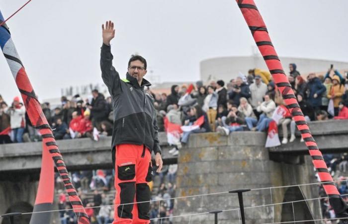 Yoann Richomme arriva secondo nel Vendée Globe dopo essere arrivato a Les Sables-d’Olonne mercoledì 15 gennaio