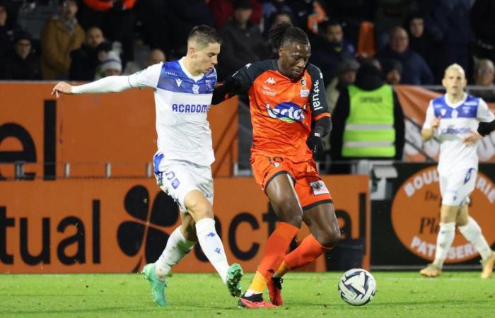 Stadio Laval. Laval in trattative avanzate con un difensore dell’Auxerre