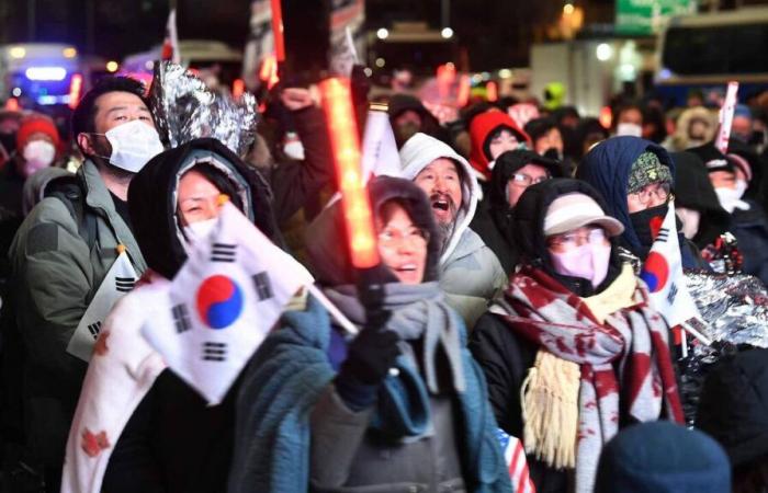 in Corea del Sud, arrestato il presidente deposto e diviso il Paese