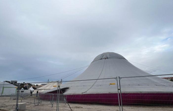 Marsiglia. Cosa sono questi grandi tendoni costruiti sulle spiagge del Prado?