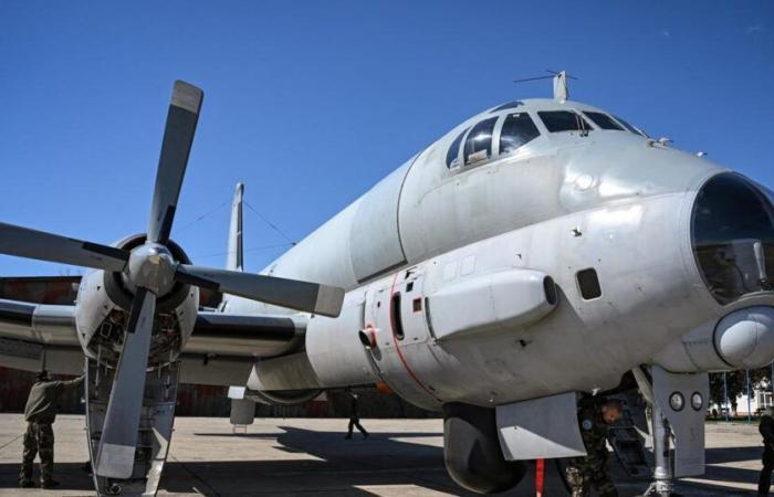 Aereo della marina francese in volo per la NATO preso di mira dall’esercito russo