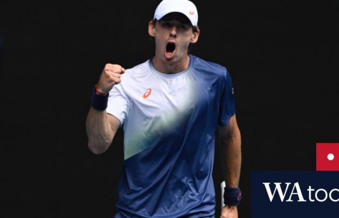 https://www.watoday.com.au/sport/tennis/australian-open-2025-live-updates-injury-cloud-on-kokkinakis-doubles-bid-aussie-vukic-in-historic-win-de- minaur-sinner-swiatek-in-azione-20250115-p5l4lo.html?post=p581zk