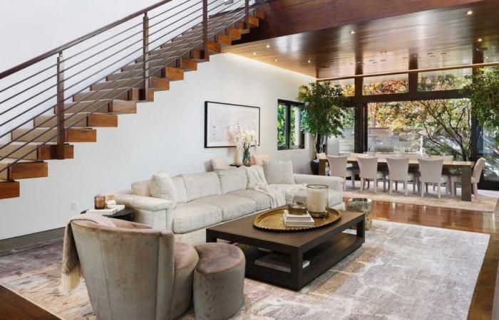 come appariva la sua splendida casa da 18 milioni di dollari a Pacific Palisades