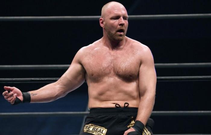 Alla domanda sul calo di interesse per la AEW, Jon Moxley parla del futuro della compagnia